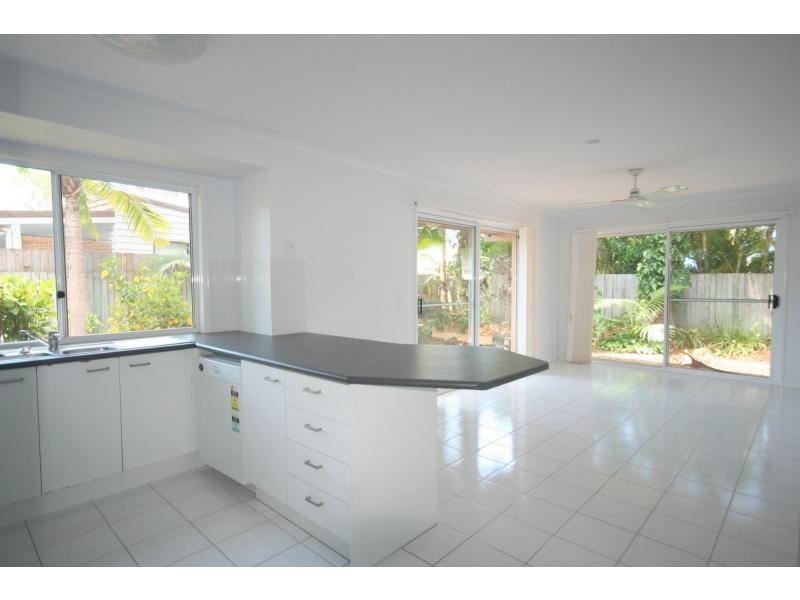 3 Sleepy Hollow Drive, Noosa Heads QLD 4567