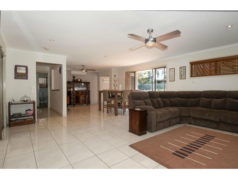 21 Dame Patti Drive, Sunrise Beach QLD 4567