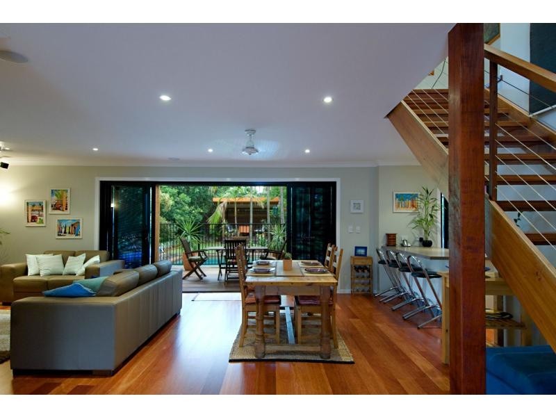 11 Wollomia Way, Sunrise Beach QLD 4567