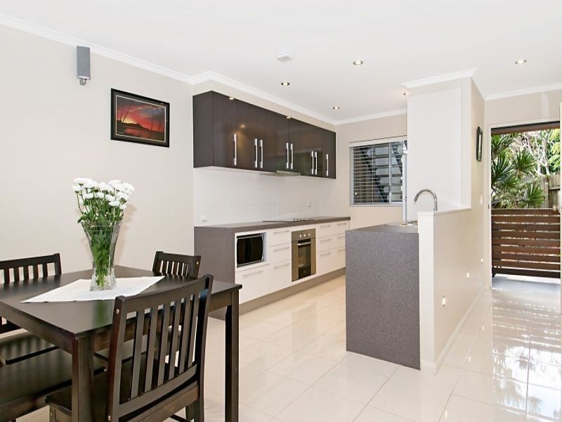 2/4 Attunga Heights, Noosa Hill, Noosa Heads QLD 4567