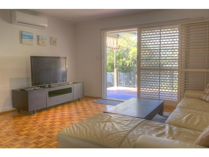 1/16 Margit Crescent, Sunrise Beach QLD 4567