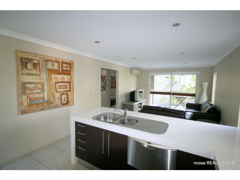 1/4 Attunga Heights, Noosa Heads QLD 4567