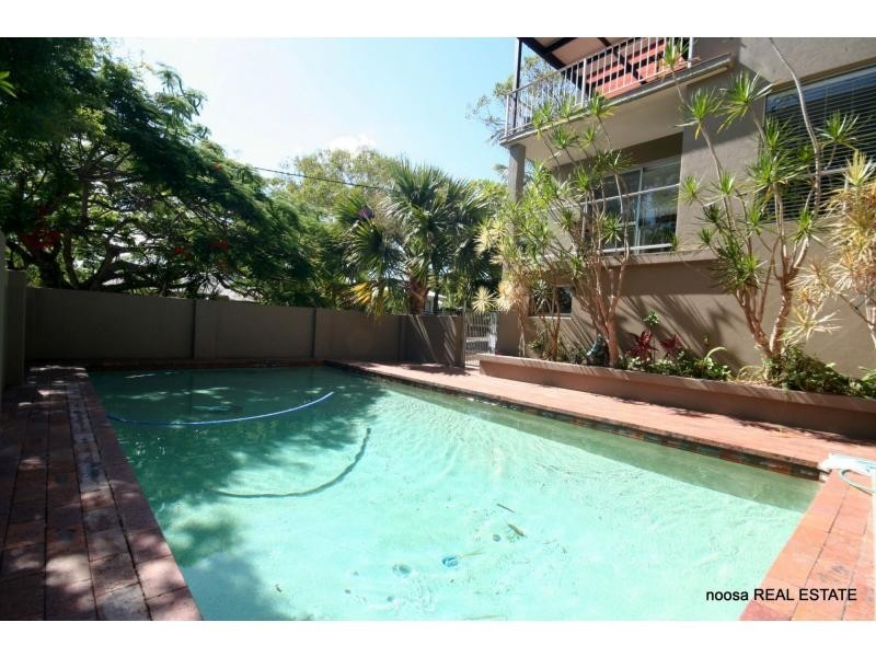 1/4 Attunga Heights, Noosa Heads QLD 4567