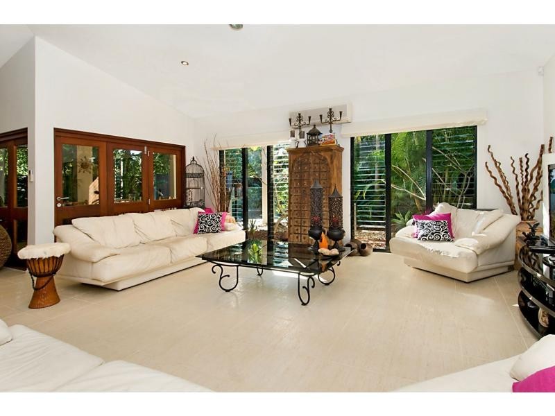 35 Waterside Court, Noosa Waters QLD 4566