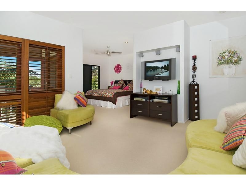 35 Waterside Court, Noosa Waters QLD 4566