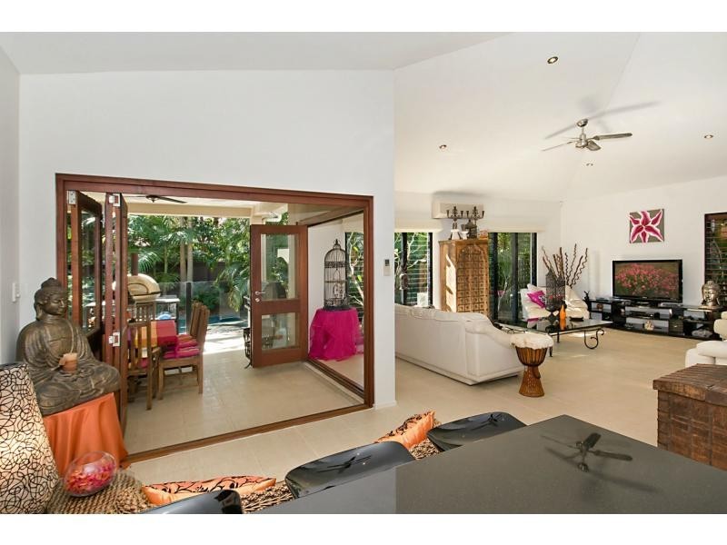 35 Waterside Court, Noosa Waters QLD 4566