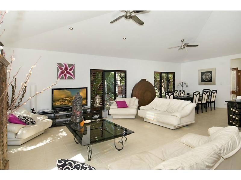 35 Waterside Court, Noosa Waters QLD 4566