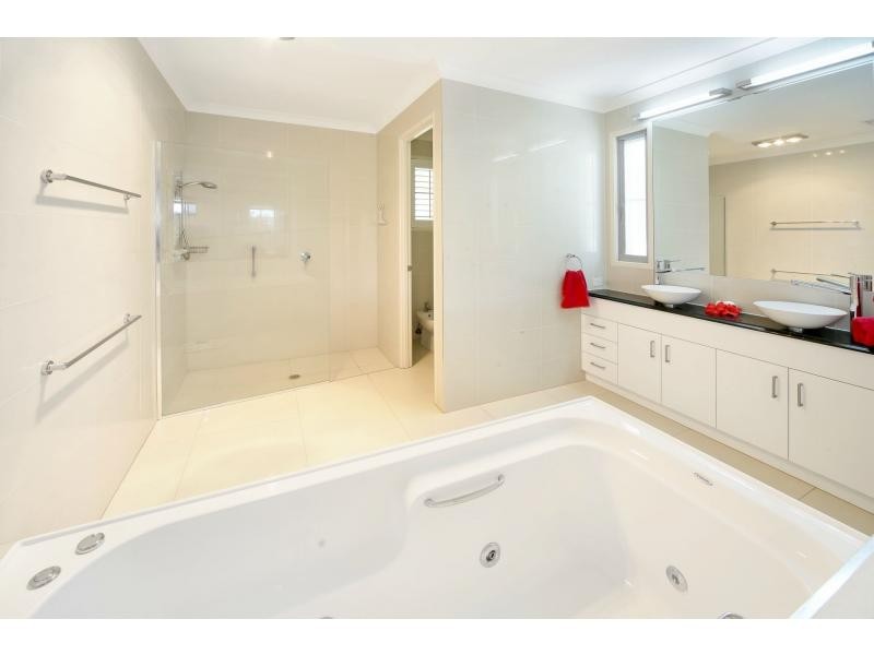 74 Edington Drive, Cooroibah QLD 4565