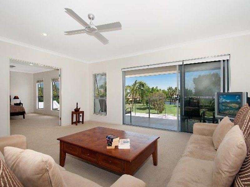 10 Waterside Court, Noosa Waters QLD 4566
