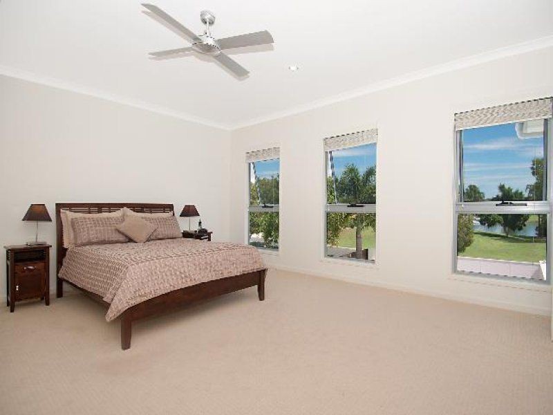 10 Waterside Court, Noosa Waters QLD 4566