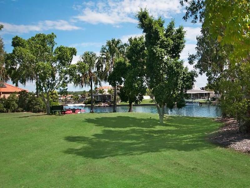 10 Waterside Court, Noosa Waters QLD 4566