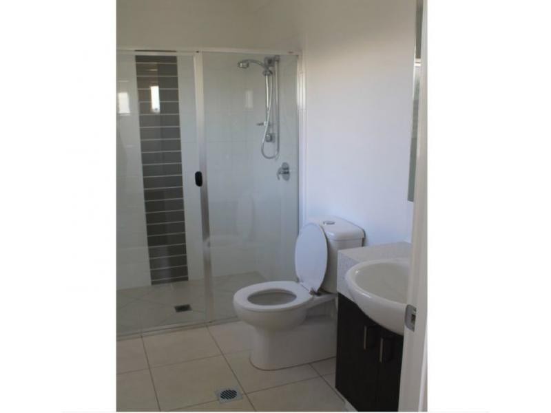 Duplex 1/33 Makybe Diva Drive, Ooralea QLD 4740