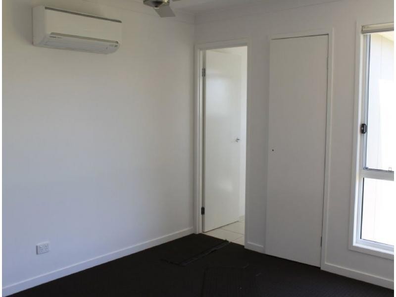 Duplex 1/33 Makybe Diva Drive, Ooralea QLD 4740