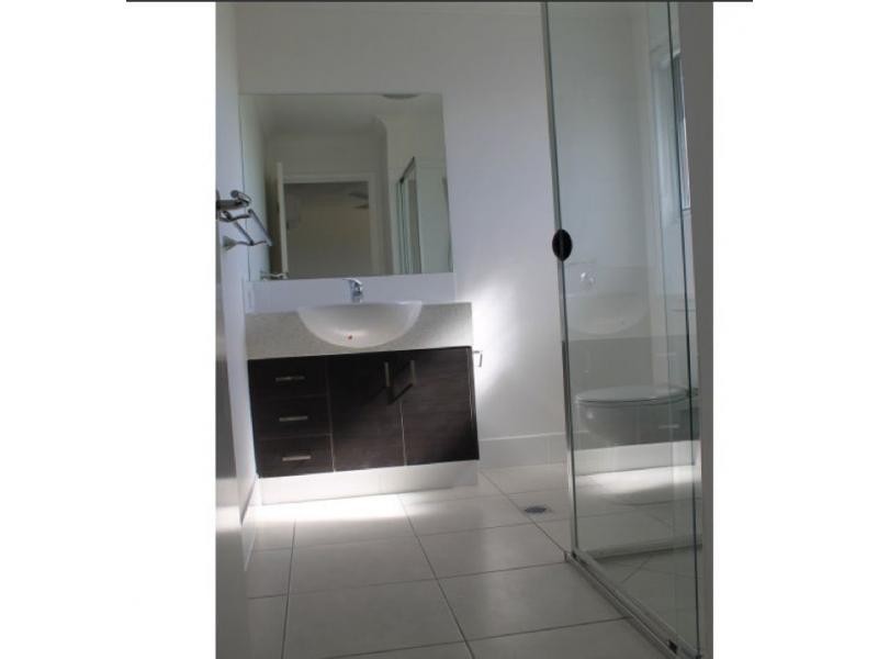 Duplex 1/33 Makybe Diva Drive, Ooralea QLD 4740