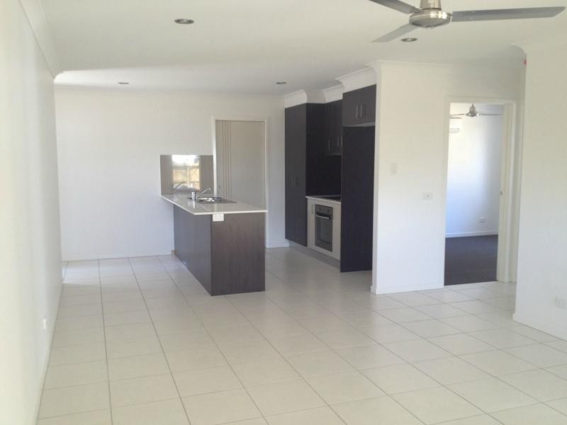 Duplex 1/39 Downie Avenue, Bucasia QLD 4750