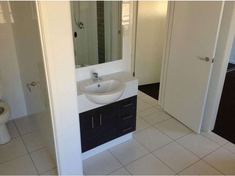 Duplex 1/39 Downie Avenue, Bucasia QLD 4750