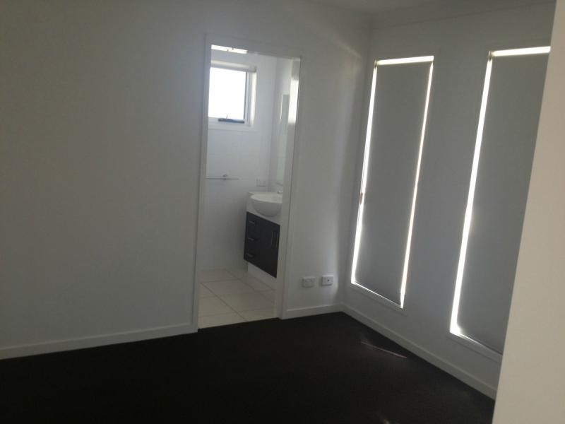 Duplex 2/39 Downie Avenue, Bucasia QLD 4750