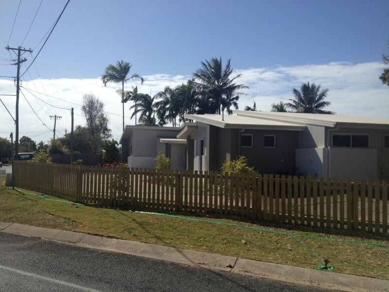 Duplex 2/39 Downie Avenue, Bucasia QLD 4750