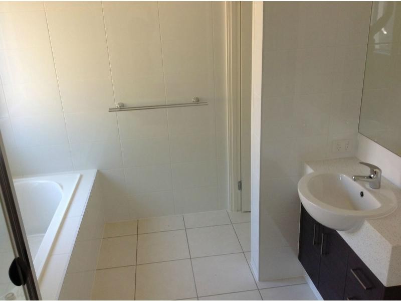 Duplex 2/39 Downie Avenue, Bucasia QLD 4750