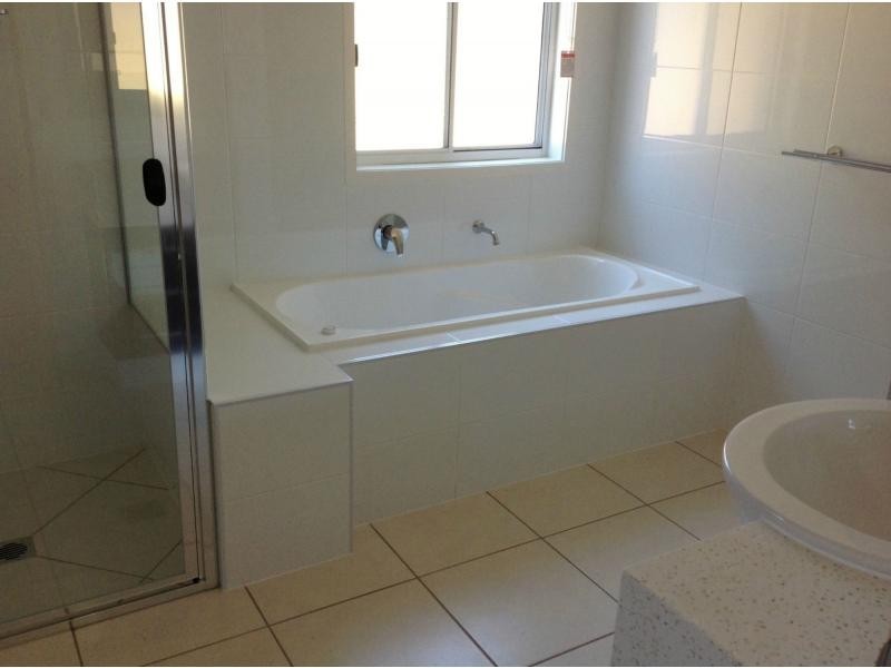 Duplex 2/39 Downie Avenue, Bucasia QLD 4750