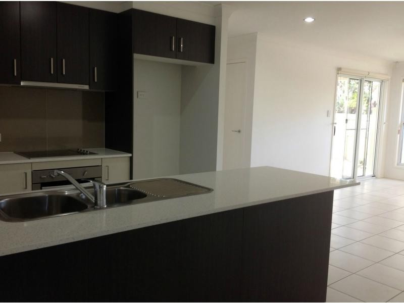 Duplex 2/39 Downie Avenue, Bucasia QLD 4750