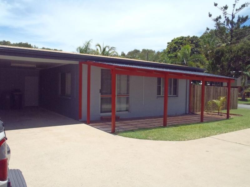 Unit 2/5 Jansen Street North, Slade Point QLD 4740