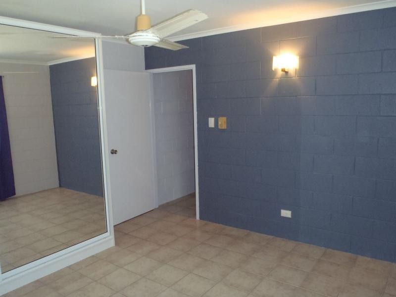 Unit 2/5 Jansen Street North, Slade Point QLD 4740