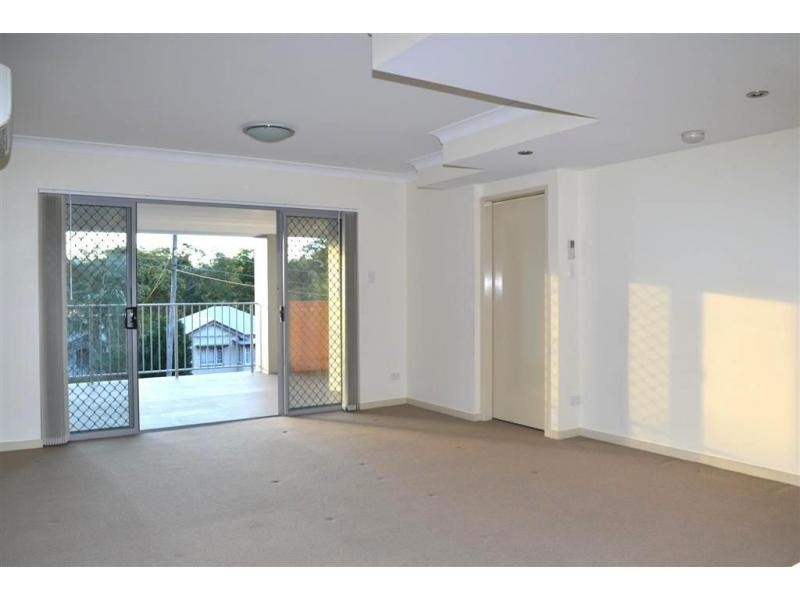 9 Victor Street, Holland Park QLD 4121