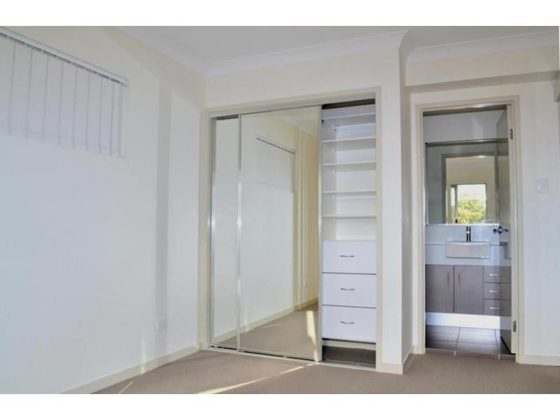 9 Victor Street, Holland Park QLD 4121