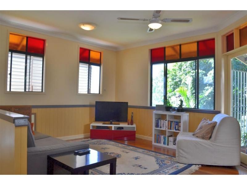 17 Brighton Road, Highgate Hill QLD 4101