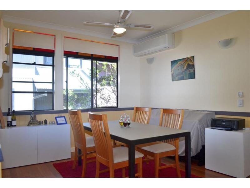 17 Brighton Road, Highgate Hill QLD 4101
