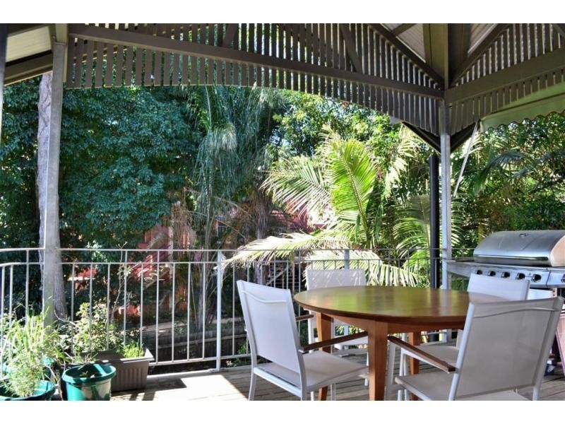 17 Brighton Road, Highgate Hill QLD 4101