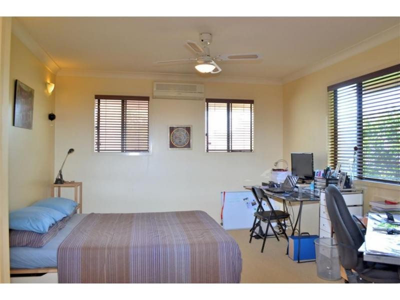 17 Brighton Road, Highgate Hill QLD 4101