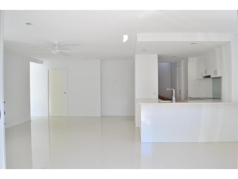 10/14 Military Close, Annerley QLD 4103