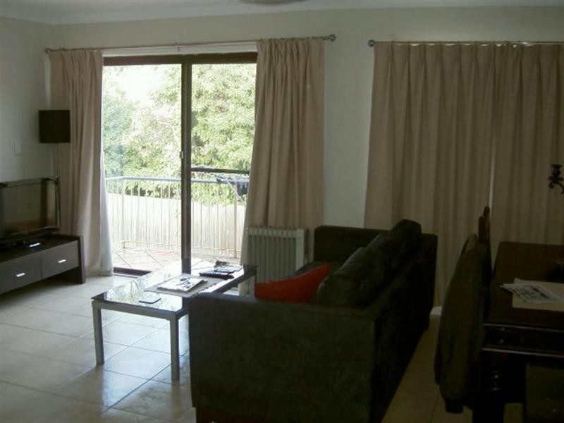 1/7 Holland Street, Greenslopes QLD 4120