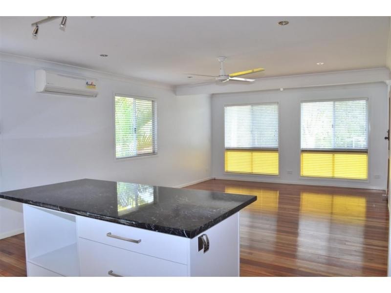 406 Clivedan Avenue, Corinda QLD 4075