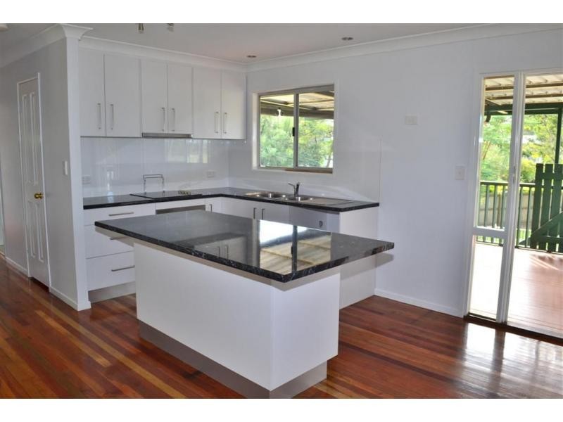 406 Clivedan Avenue, Corinda QLD 4075