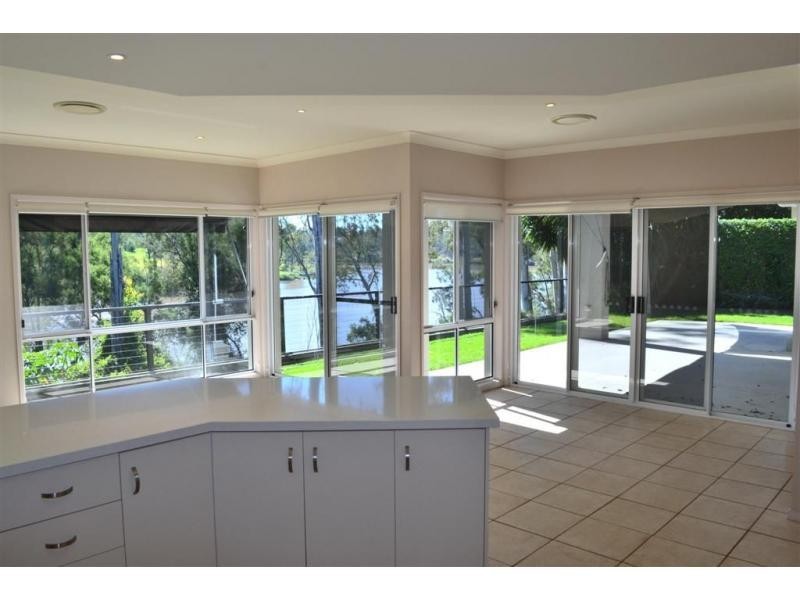 85 Daintree Place, Riverhills QLD 4074