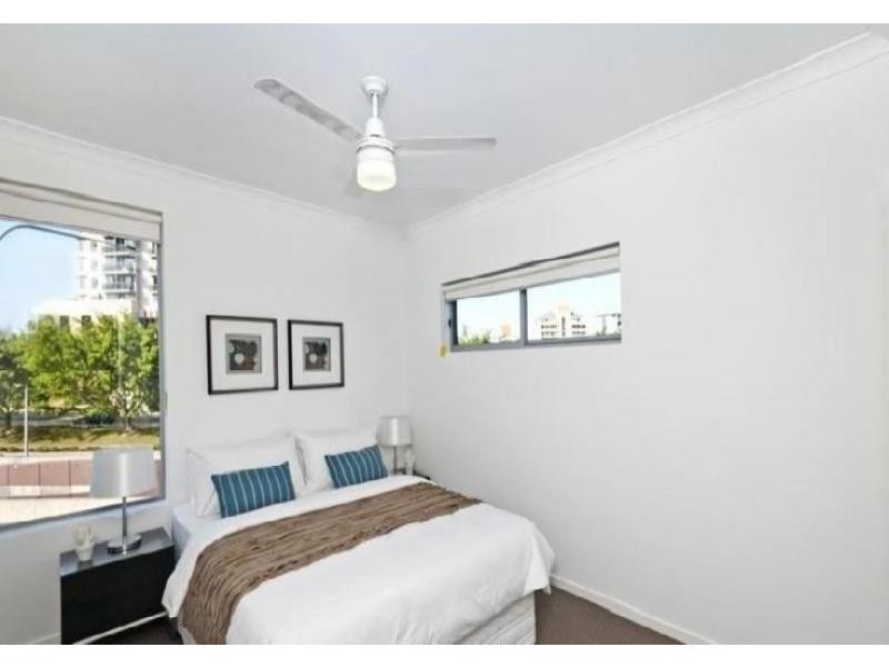 4/24 Rawlins Street, Kangaroo Point QLD 4169
