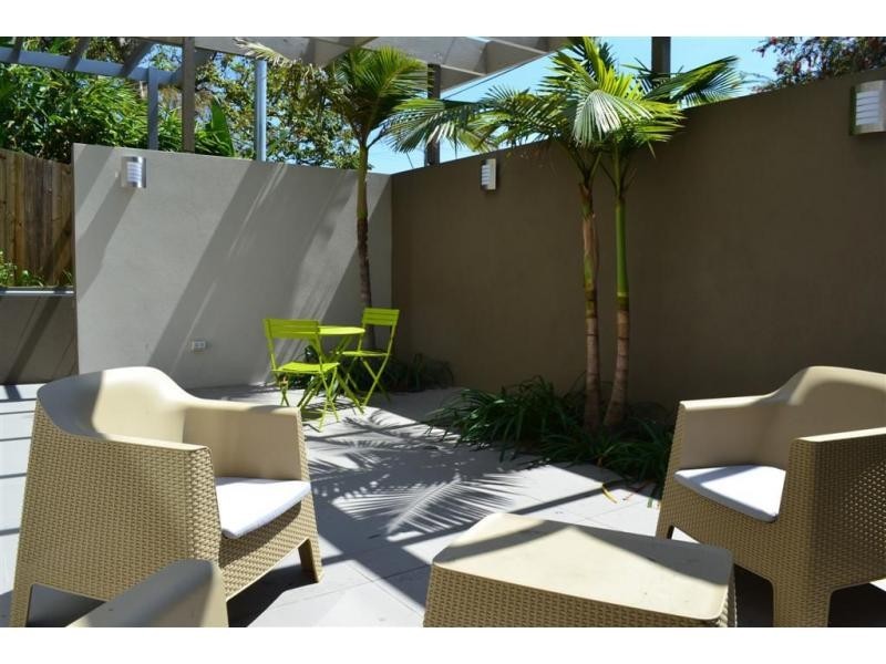 4/255 Wynnum Road, Norman Park QLD 4170