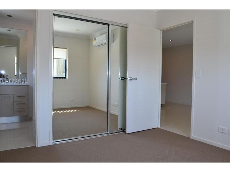 4/255 Wynnum Road, Norman Park QLD 4170