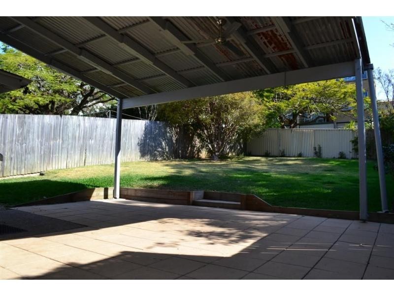 18 Grimes Street, Auchenflower QLD 4066