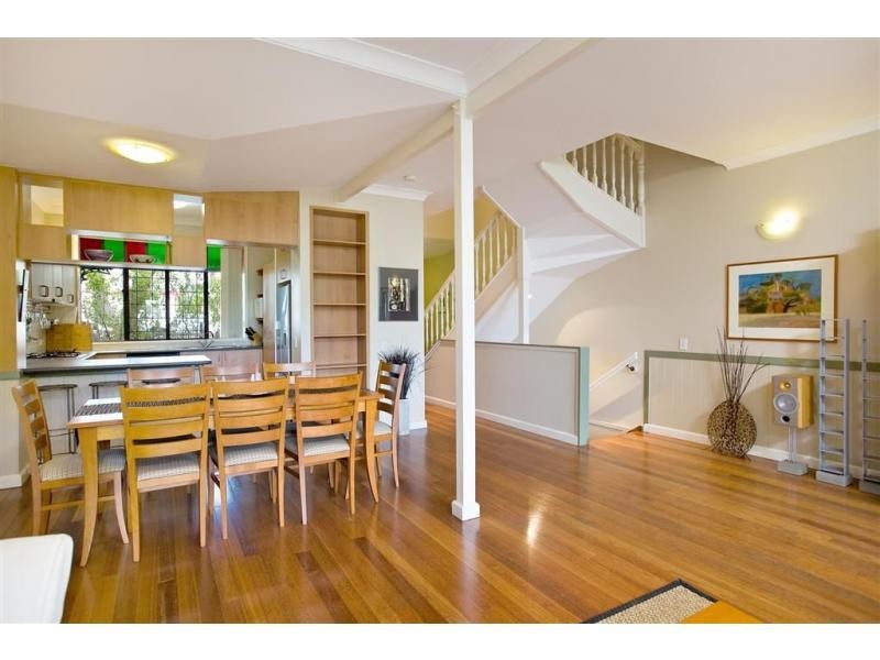 15A Brighton Road, Highgate Hill QLD 4101