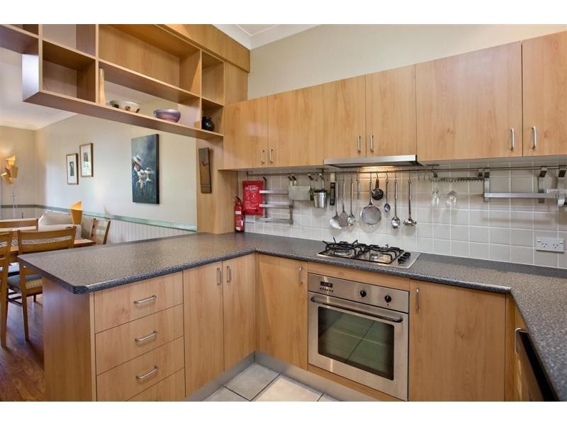 15A Brighton Road, Highgate Hill QLD 4101