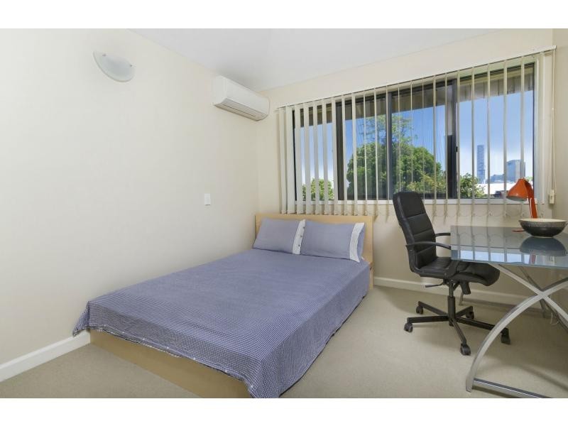 15A Brighton Road, Highgate Hill QLD 4101