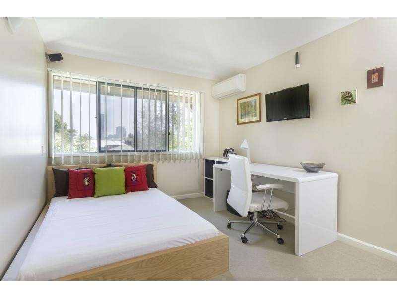 15A Brighton Road, Highgate Hill QLD 4101