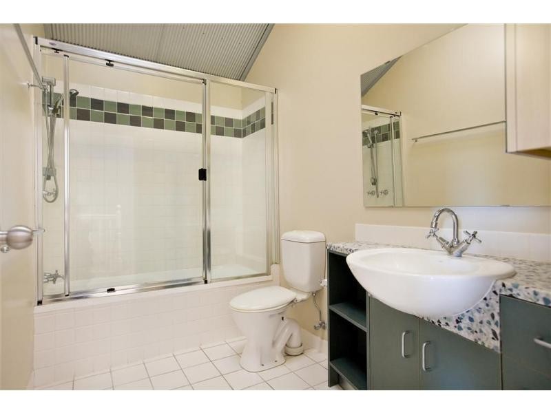 15A Brighton Road, Highgate Hill QLD 4101