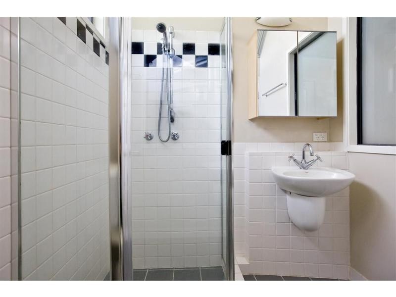 15A Brighton Road, Highgate Hill QLD 4101