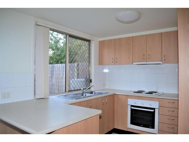 2/27 Daniella Drive, Marsden QLD 4132
