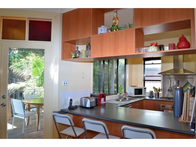 19 Brighton Road, Highgate Hill QLD 4101